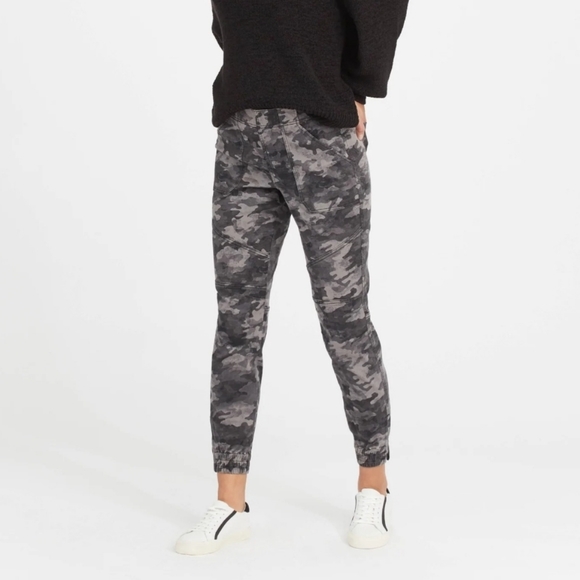 SPANX Pants & Jumpsuits Nwt Spanx Stretch Twill Cargo Camo Jogger